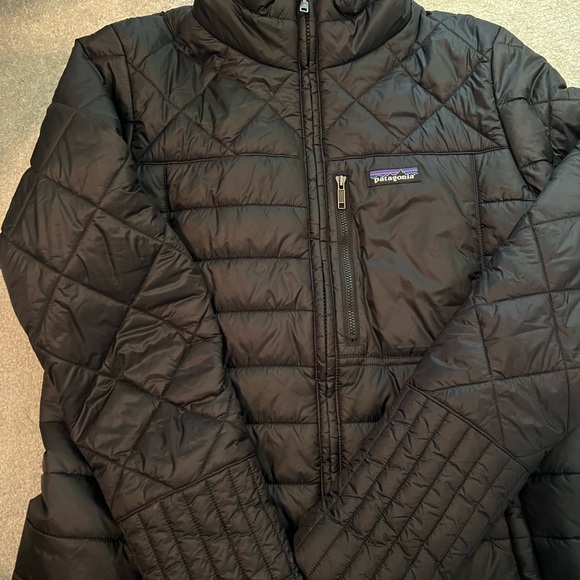 Patagonia Jackets & Blazers - Patagonia Black Insulated Jacket